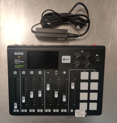 Store Special Product - Rode - RODECASTER PRO